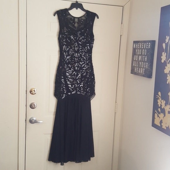 SALE‼️ Sequin special occasion dress - Picture 2 of 2